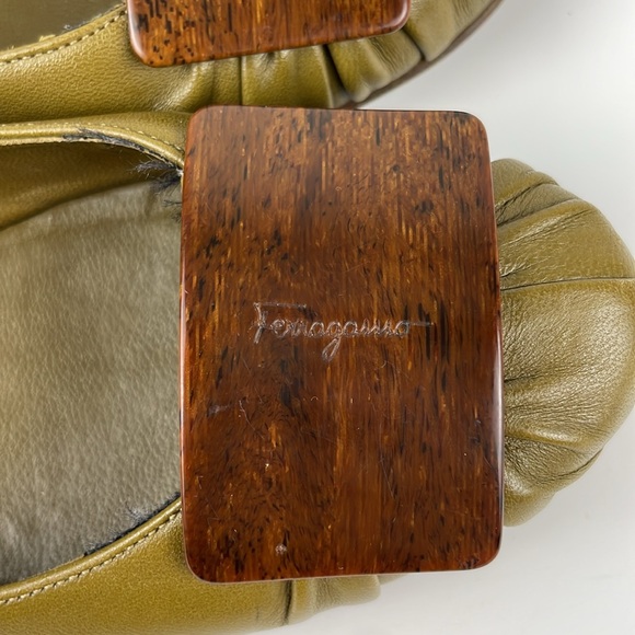Salvatore Ferragamo | Olive Green Leather Wood Accent Ballet Flats 1970s 4.5 - Picture 7 of 12